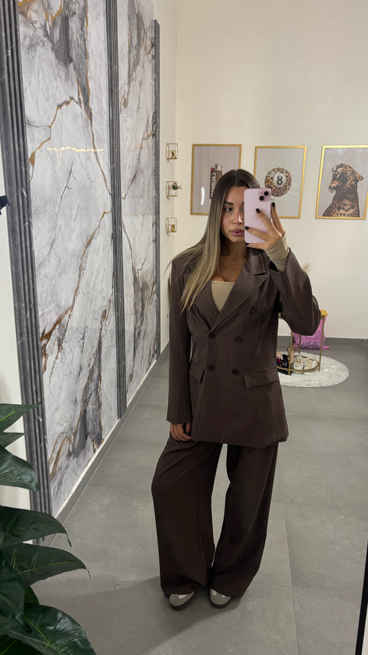 Tailleur brown gessato