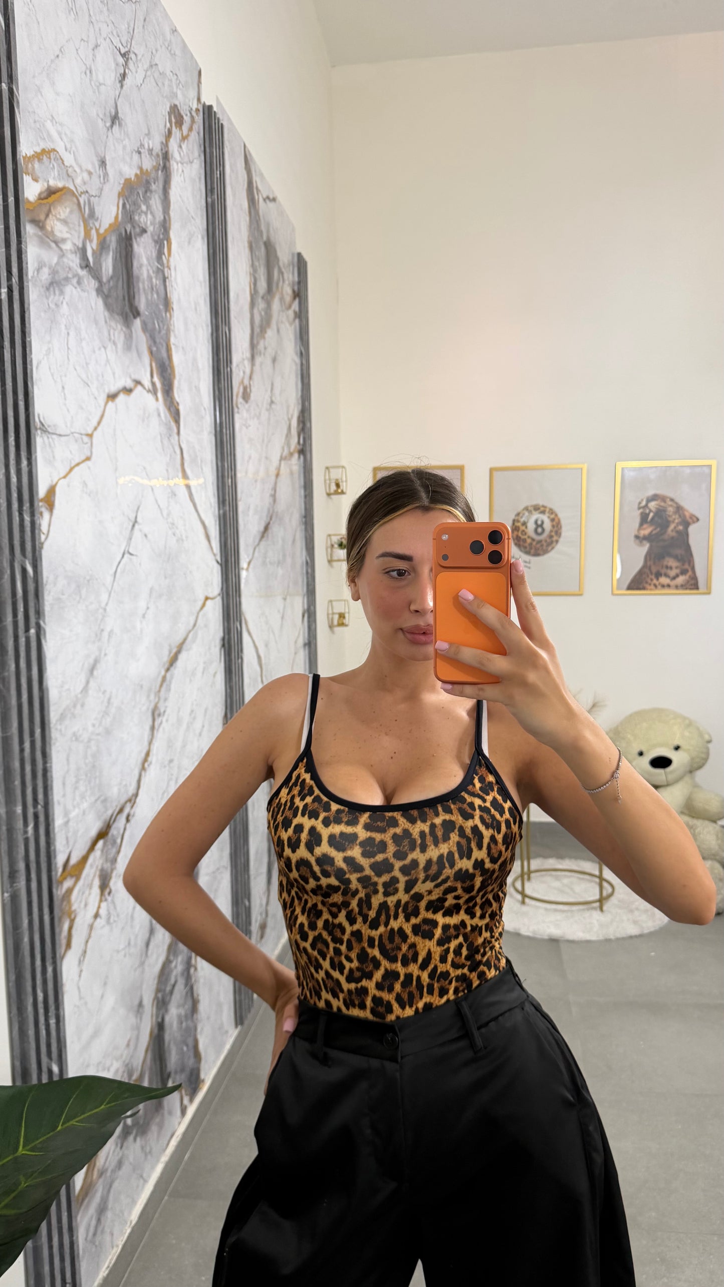 Body leo